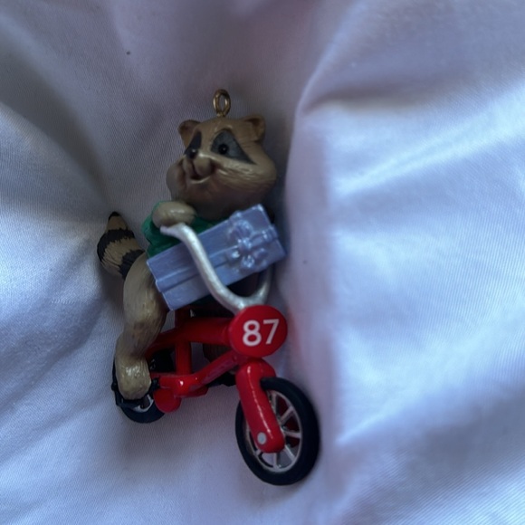 Hallmark ornament raccoon biker dated 1987 - Picture 5 of 5
